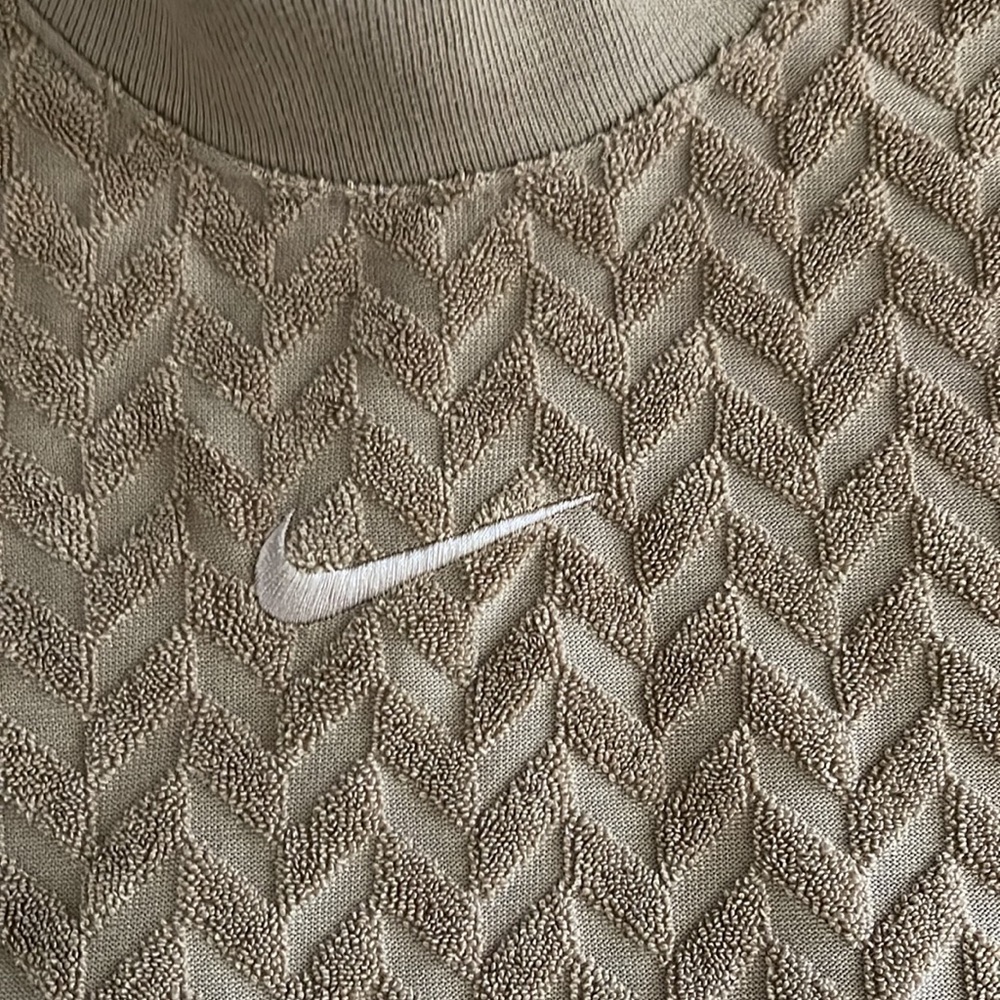 Nike Top - Picture 2 of 4